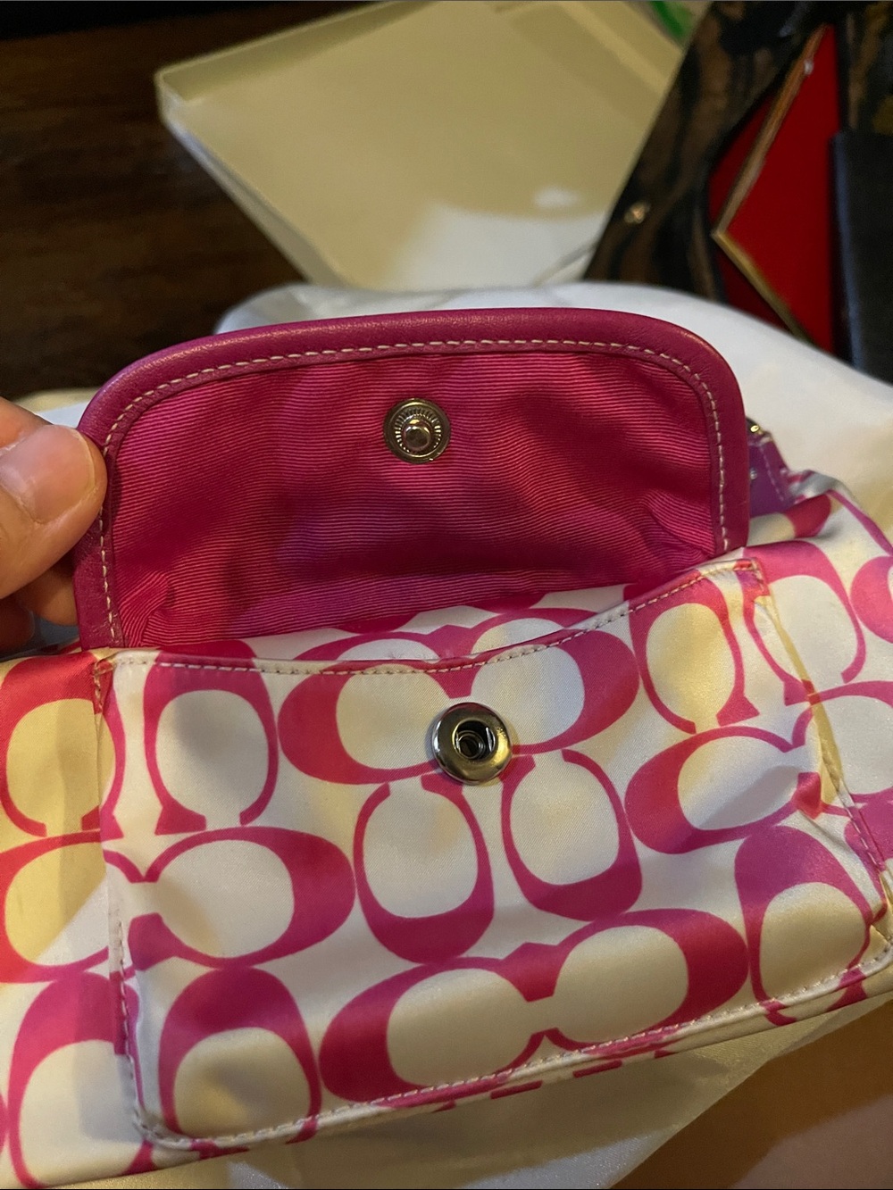 Vintage Coach Pink and Cream Signature Mini Shoulder Bag - Picture 3 of 7